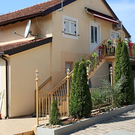 Amore House With Apartment Umag Exterior photo