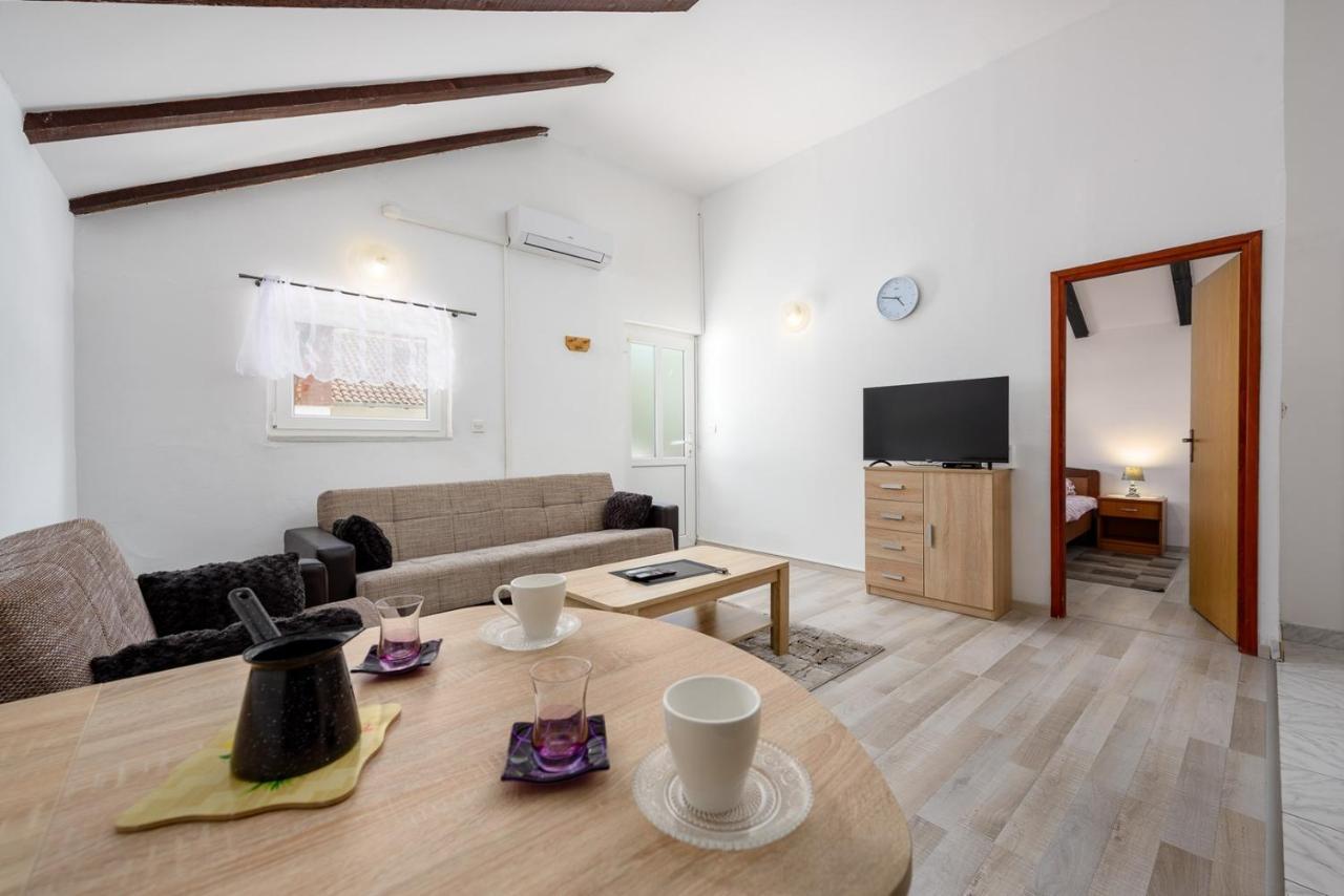 Amore House With Apartment Umag Exterior photo
