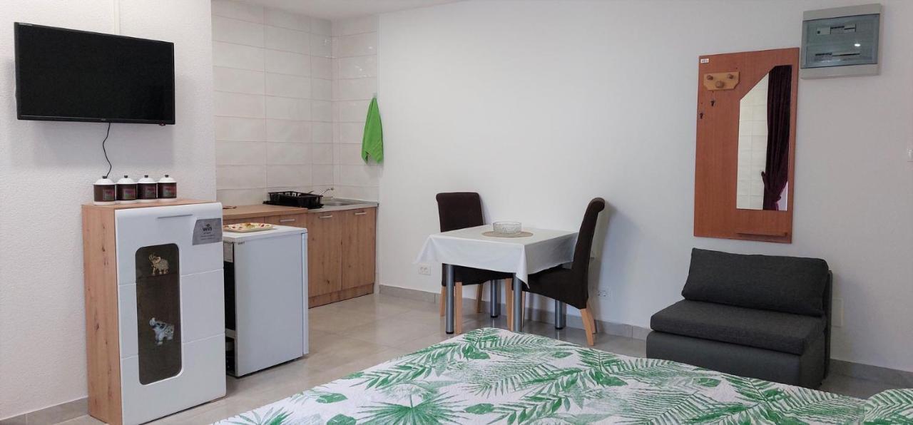 Amore House With Apartment Umag Exterior photo