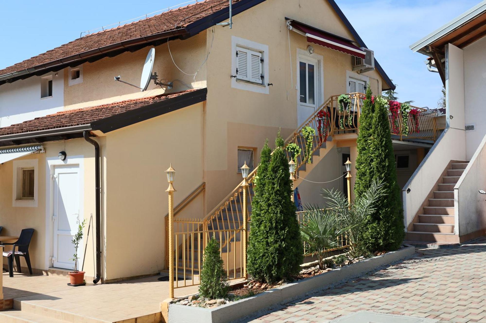 Amore House With Apartment Umag Exterior photo