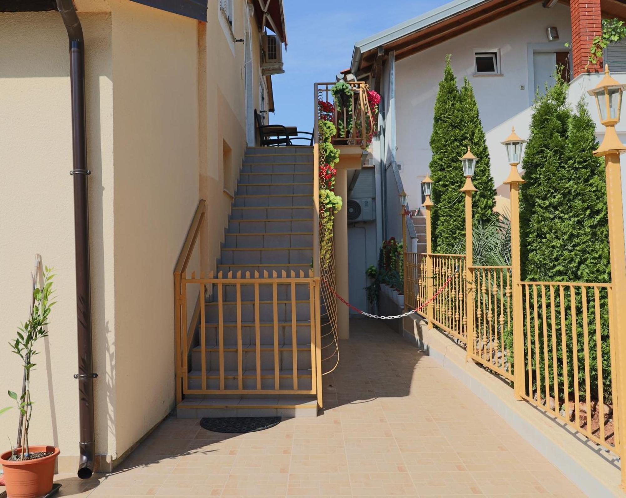 Amore House With Apartment Umag Exterior photo
